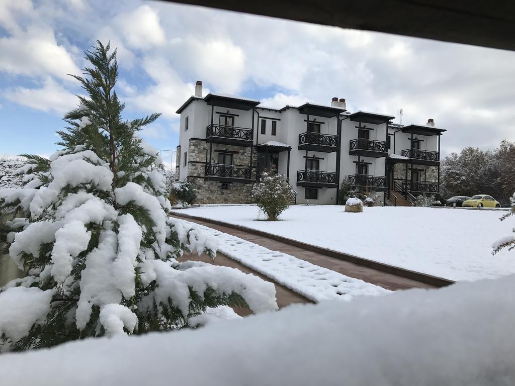 Paroraia Hotell Ángistron Exteriör bild