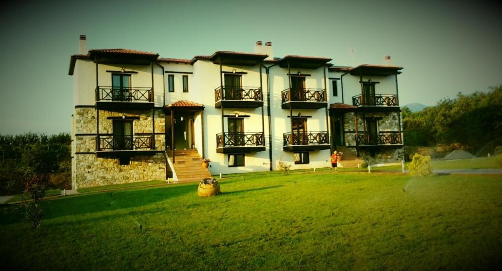 Paroraia Hotell Ángistron Exteriör bild